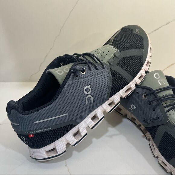 On Cloud Light Weight Athletic Shoes - Picture 4 of 10